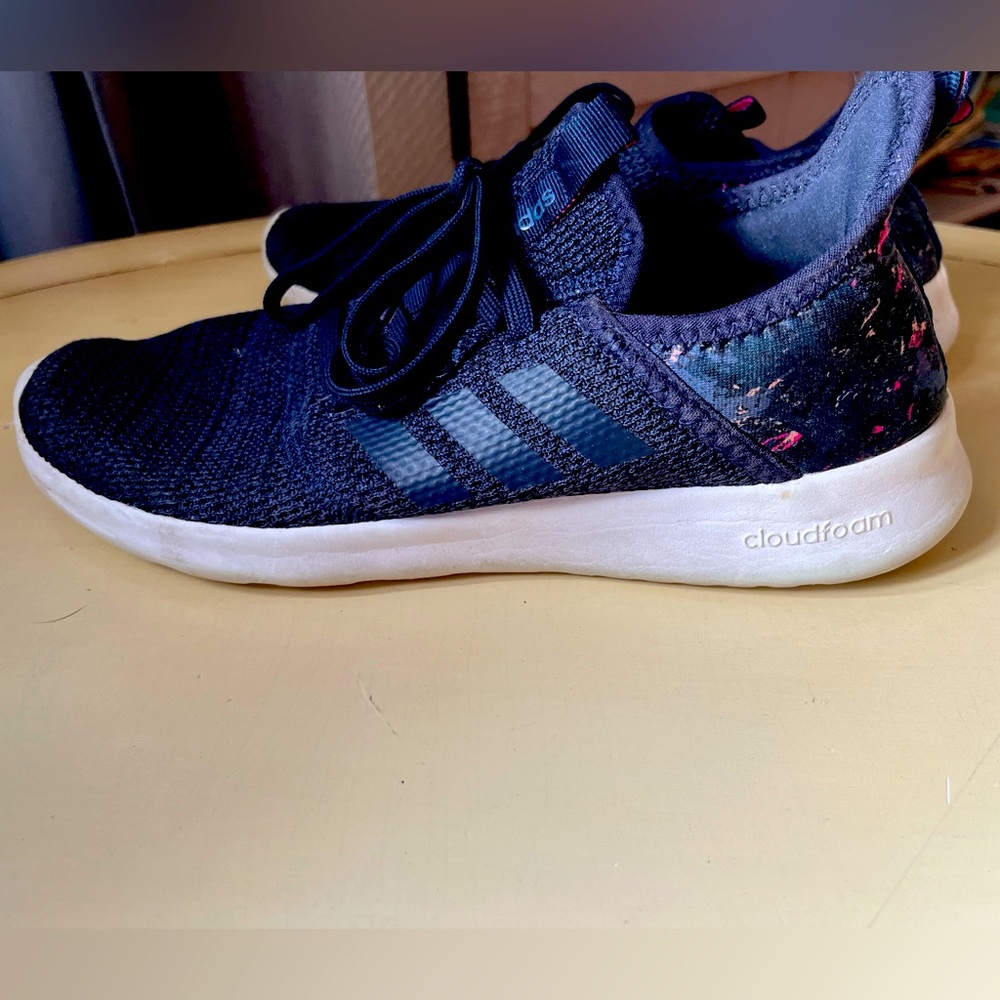 ✨ADIDAS CLOUD FOAM✨ SIZE 7 ✨LIGHTLY WORN